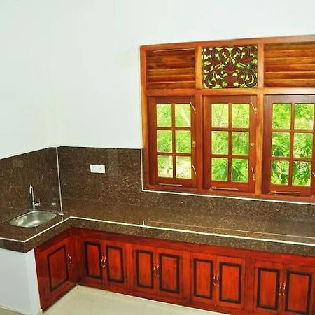 Randu Homestay And Restaurant Тангалла Экстерьер фото