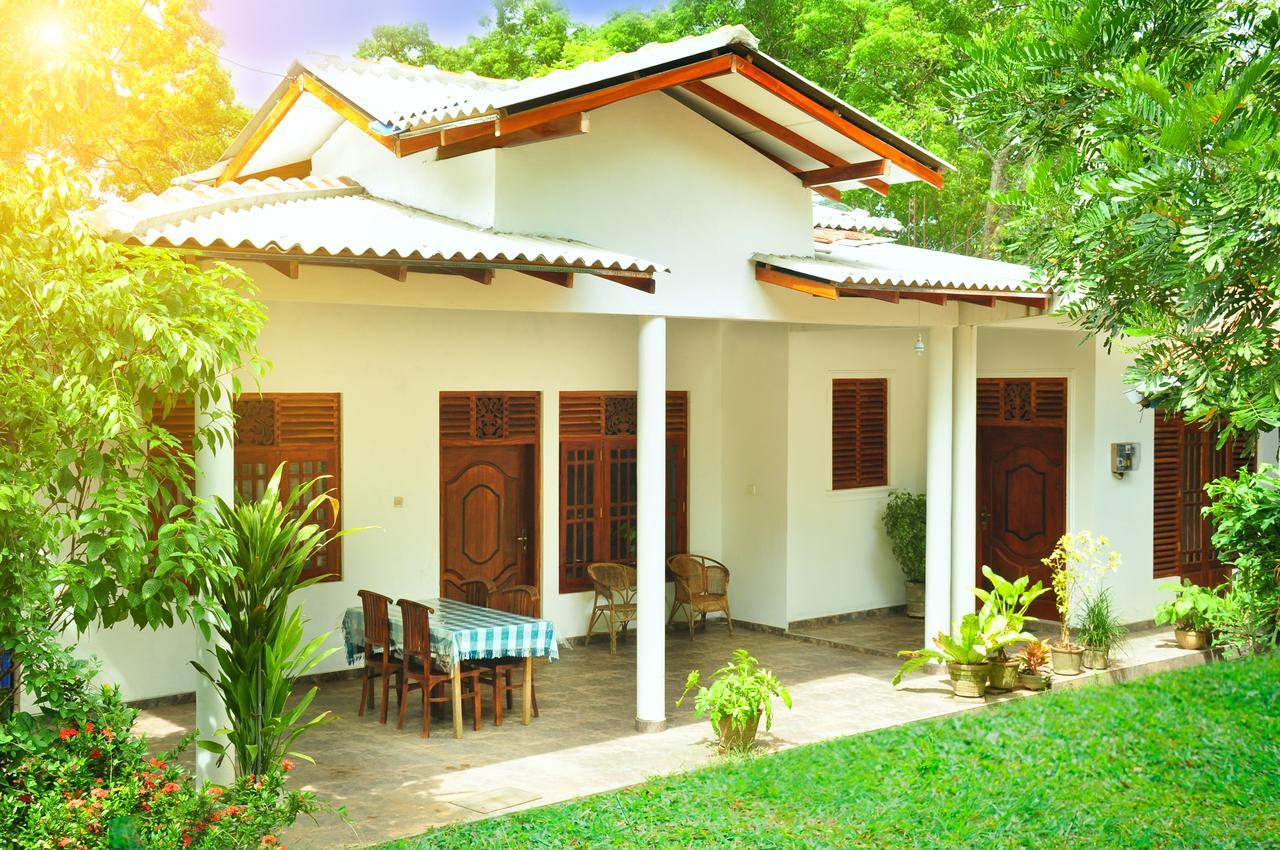 Randu Homestay And Restaurant Тангалла Экстерьер фото