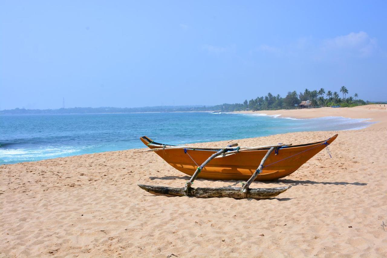 Randu Homestay And Restaurant Тангалла Экстерьер фото